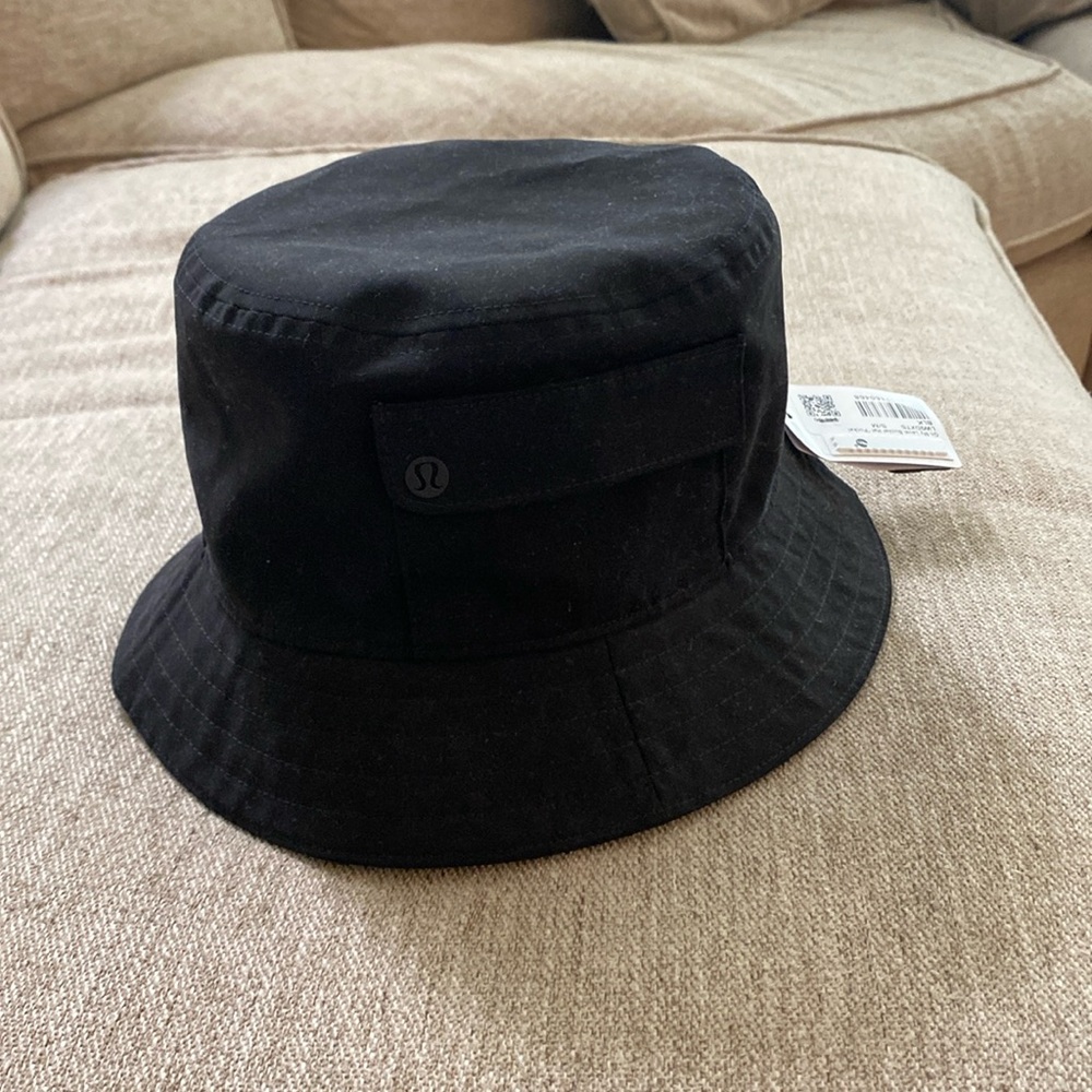 Lululemon Black Bucket Hat